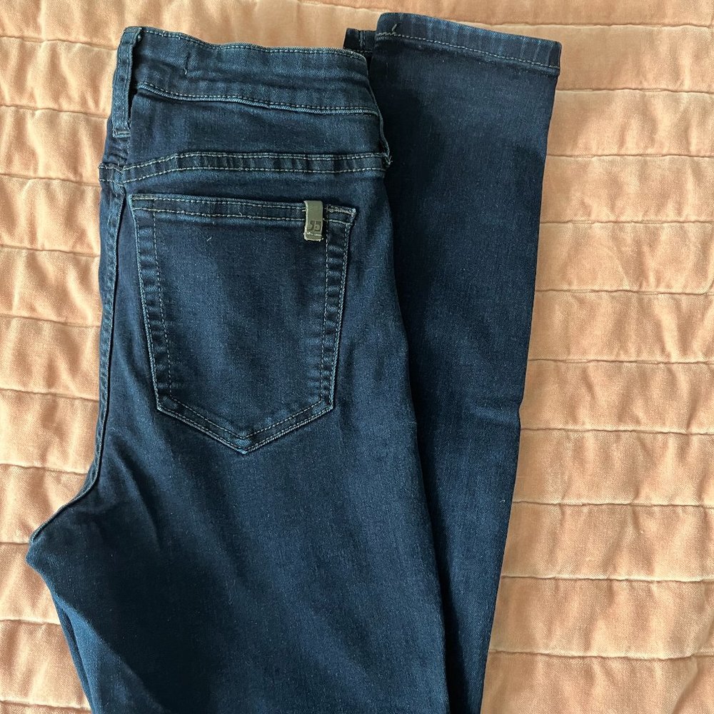 Joe's Mid-rise, dark rinse, skinny jeans